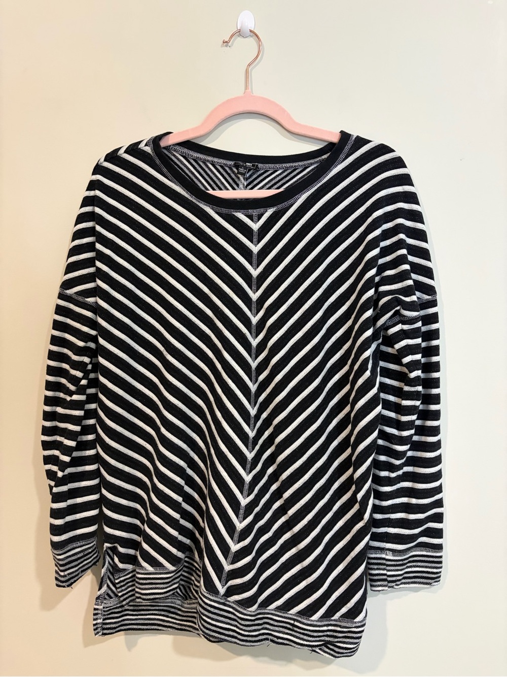 Cable & Gauge Black & White Striped Long Sleeve Pullover